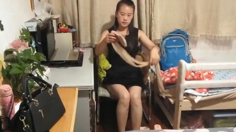 抱丝袜儿媳,儿媳的神秘诱惑之旅